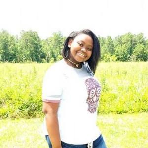 Meet your Posher, Alexis